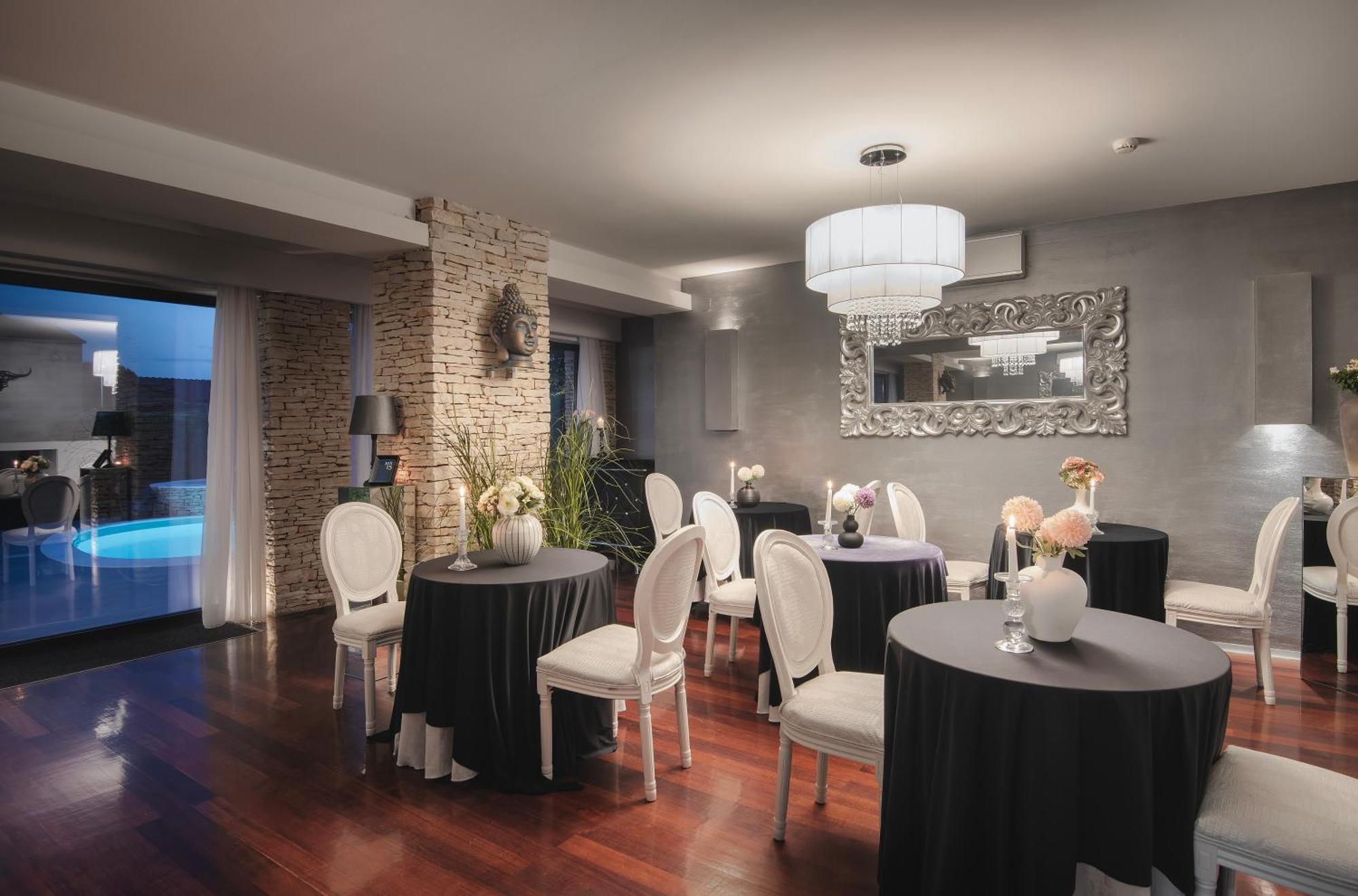 Boutique Hotel Chevalier By Bura Hotels - Adults Only เมดูลิน ภายนอก รูปภาพ