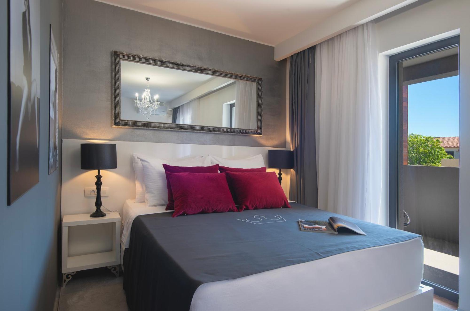 Boutique Hotel Chevalier By Bura Hotels - Adults Only เมดูลิน ภายนอก รูปภาพ