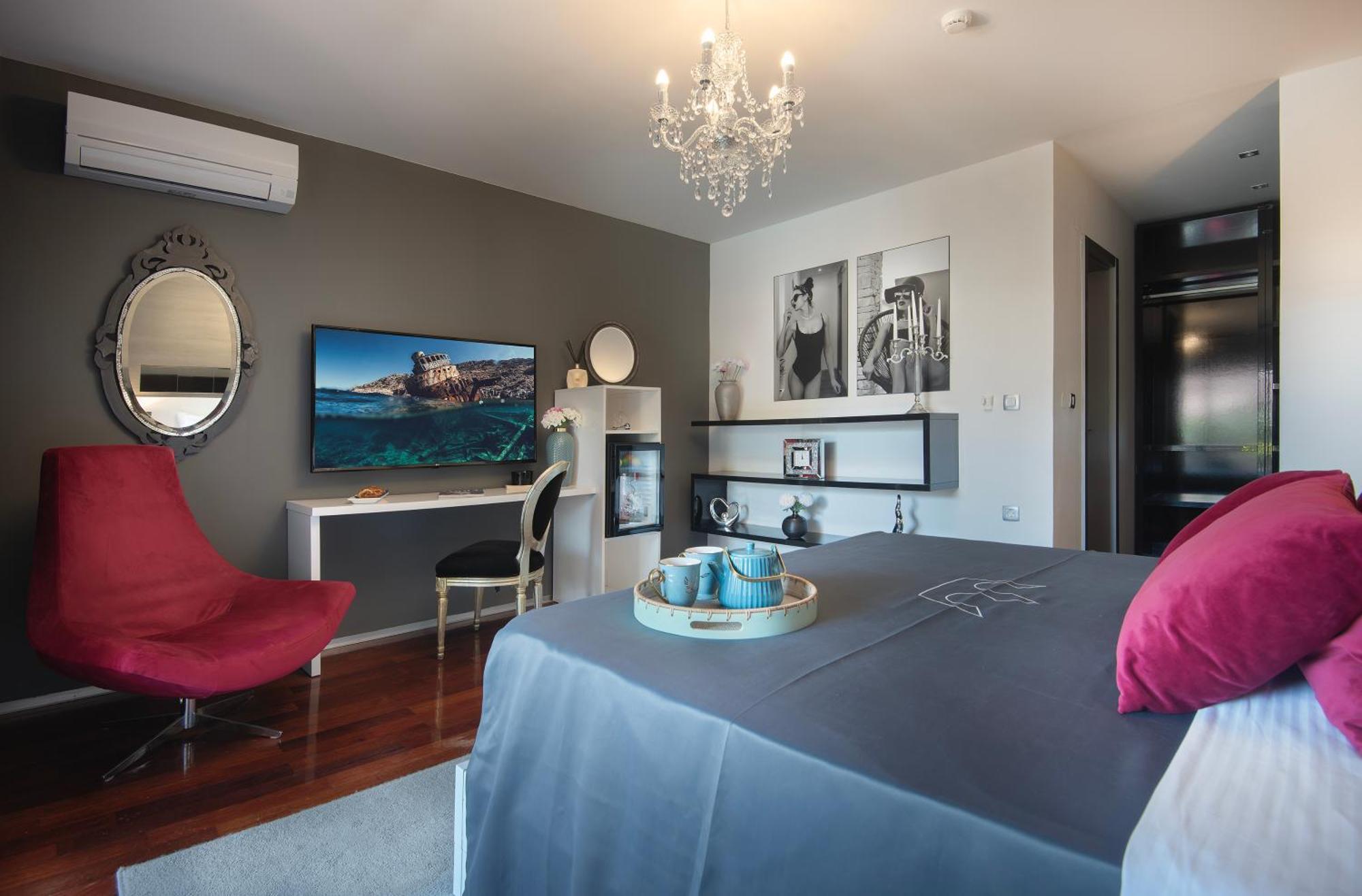 Boutique Hotel Chevalier By Bura Hotels - Adults Only เมดูลิน ภายนอก รูปภาพ