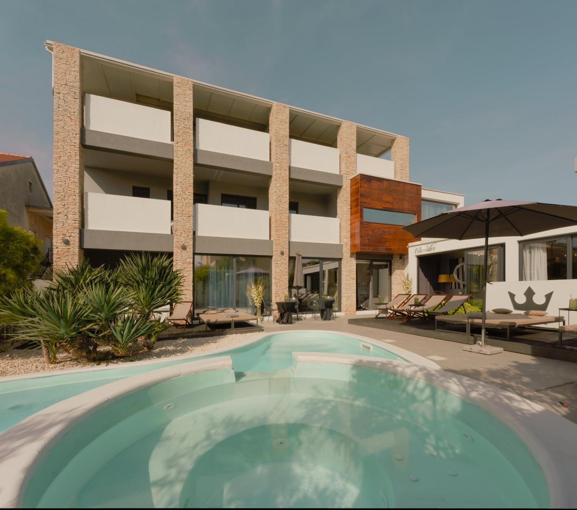Boutique Hotel Chevalier By Bura Hotels - Adults Only เมดูลิน ภายนอก รูปภาพ
