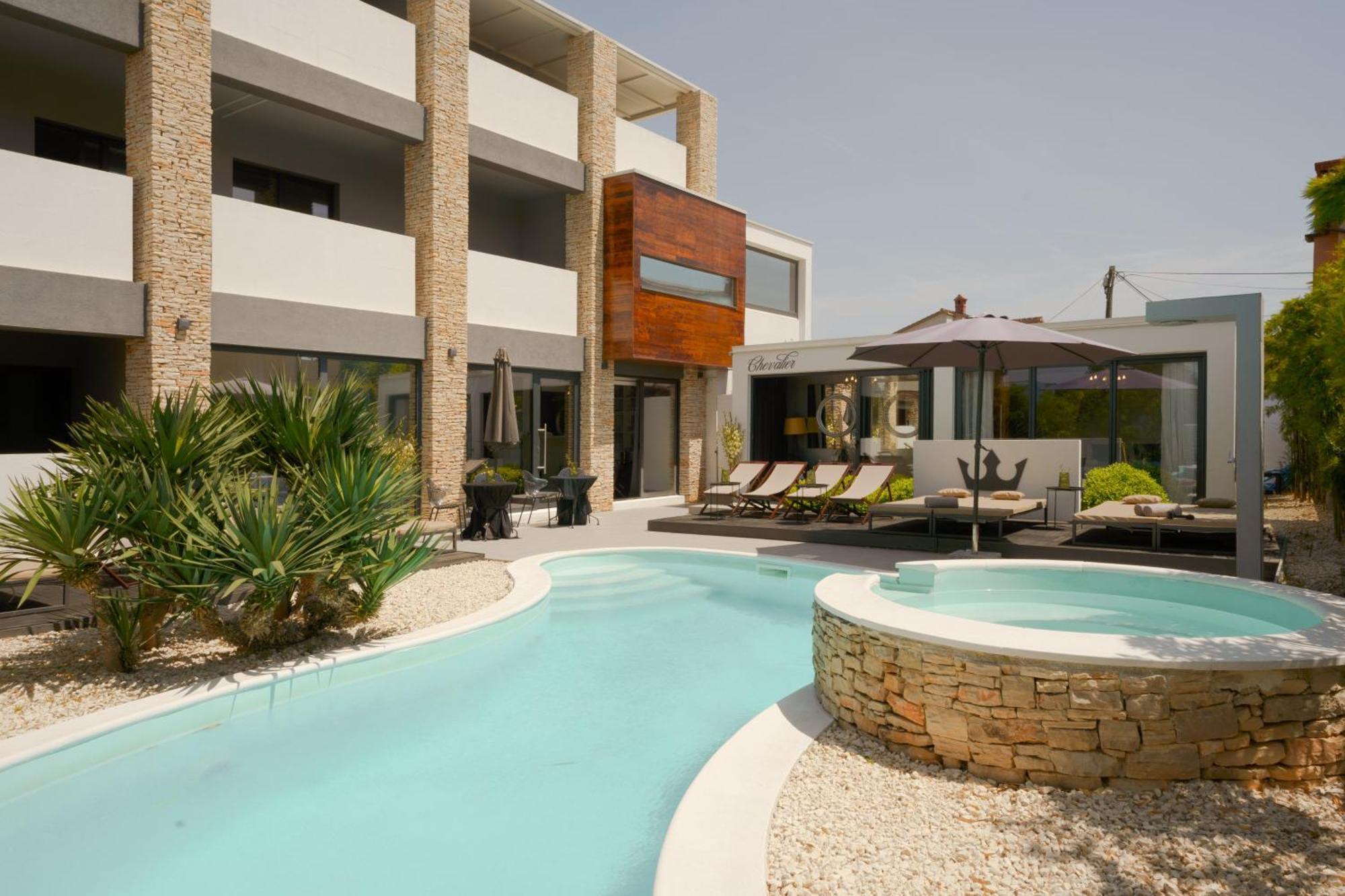 Boutique Hotel Chevalier By Bura Hotels - Adults Only เมดูลิน ภายนอก รูปภาพ