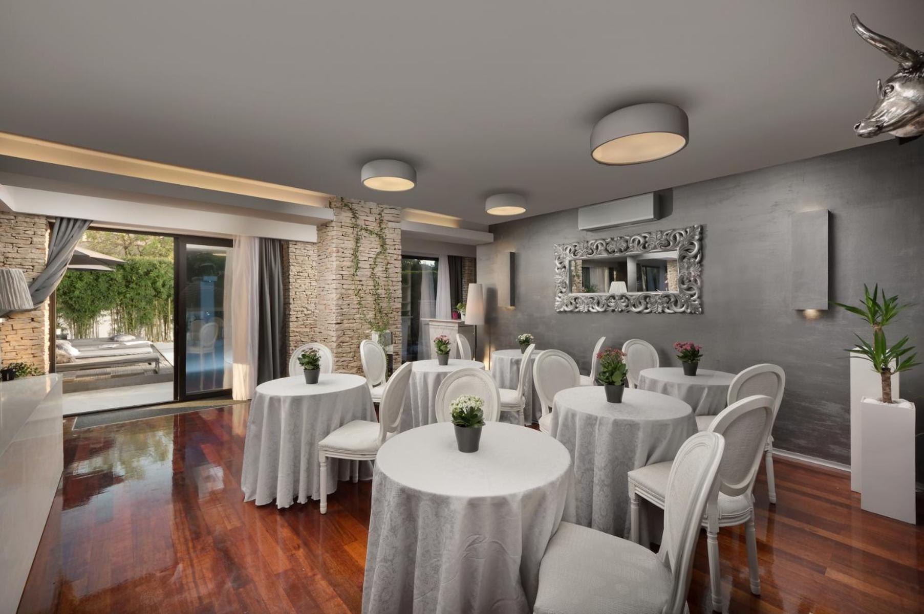 Boutique Hotel Chevalier By Bura Hotels - Adults Only เมดูลิน ภายนอก รูปภาพ